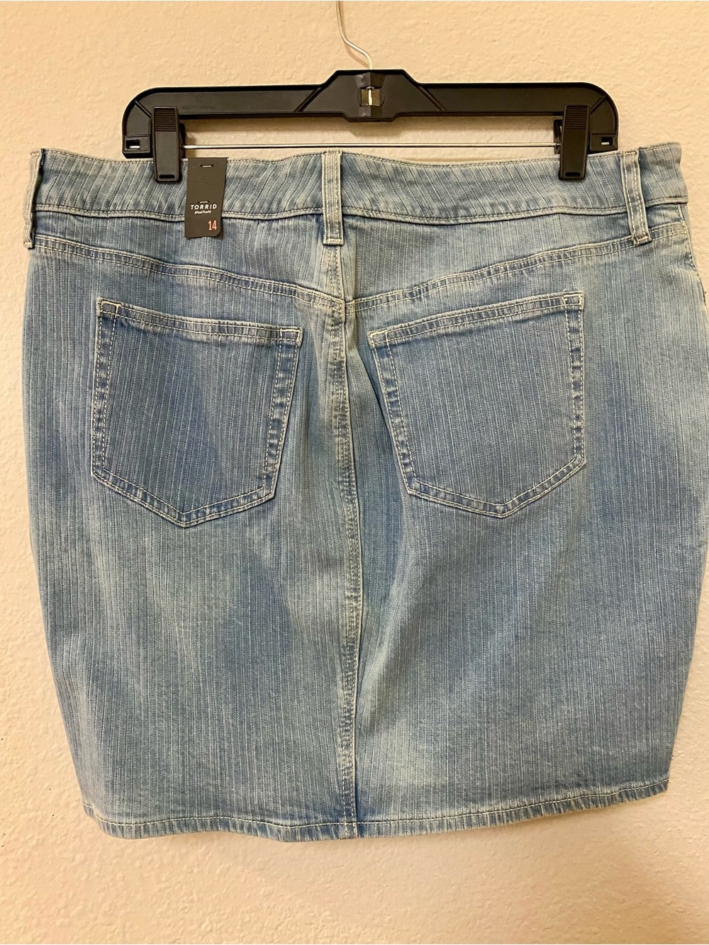 Torrid Denim Mini Skirt - Size 14 - NWT! - Picture 9 of 10